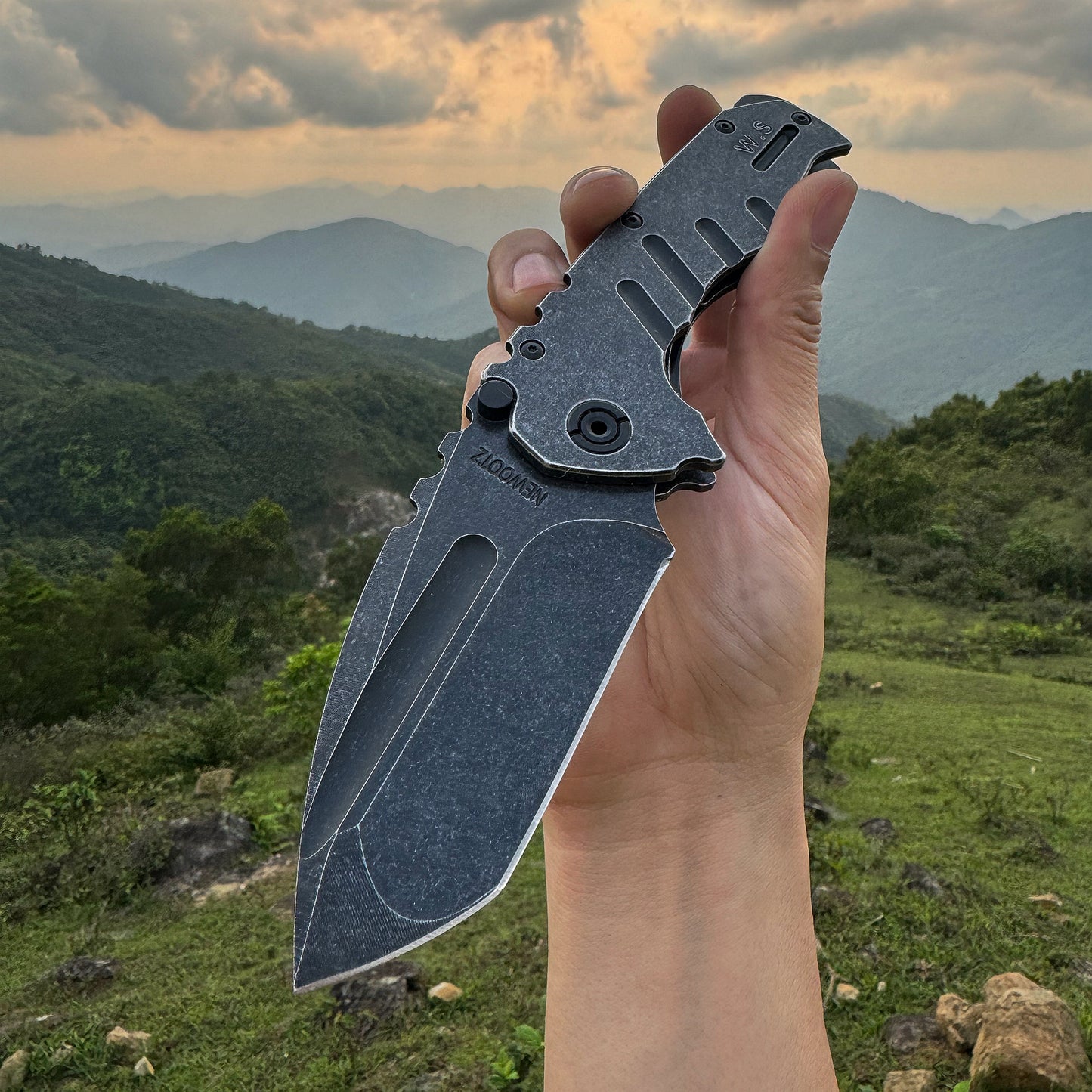 Outdoor Unique EDC Folding Knife, Assisted Open Aus-8 Steel Black Stone Wash Black Blade, Steel Handle