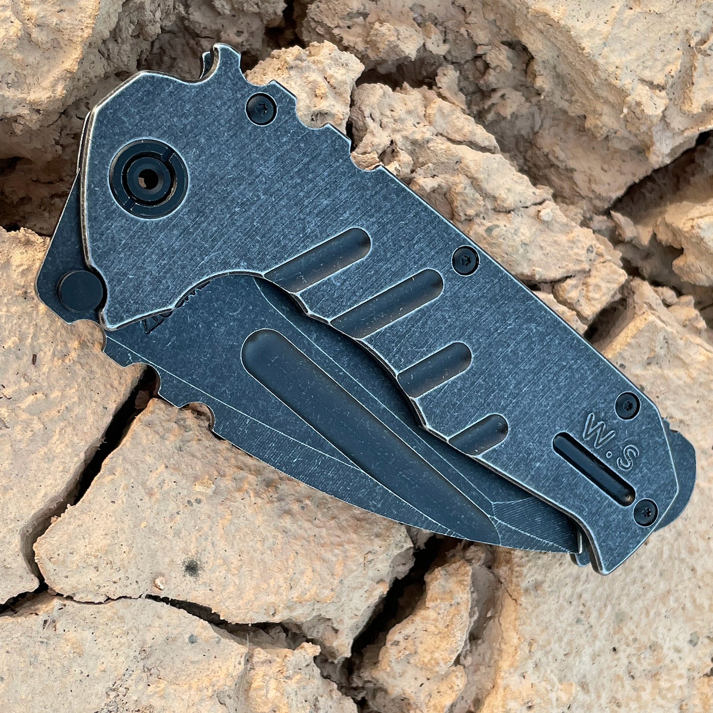Outdoor Unique EDC Folding Knife, Assisted Open Aus-8 Steel Black Stone Wash Black Blade, Steel Handle